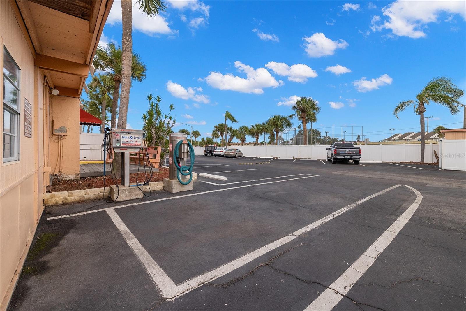 Car wash station