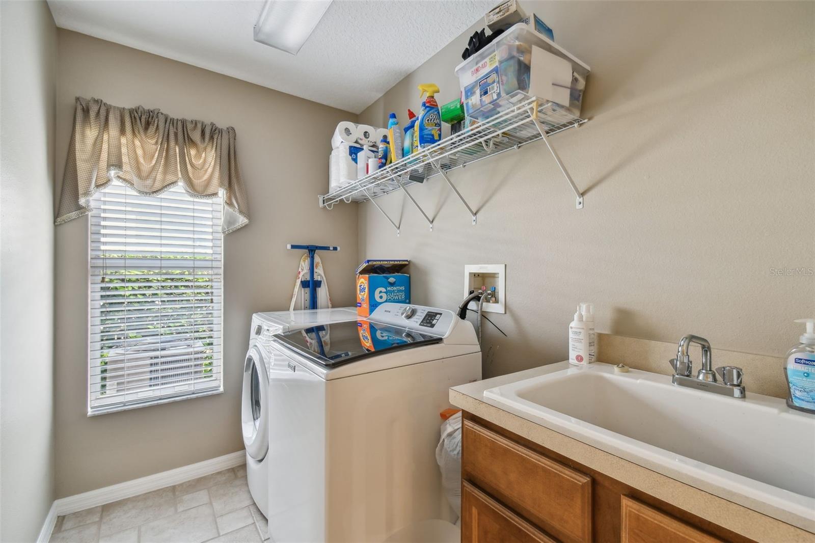 Interior Laundry with utility tub