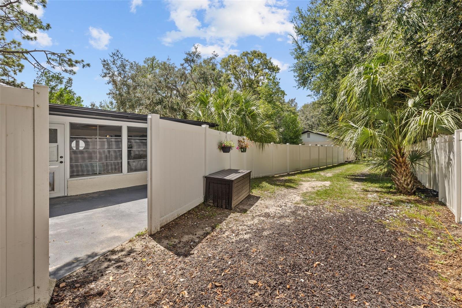 Seperate driveway leading to Guest house