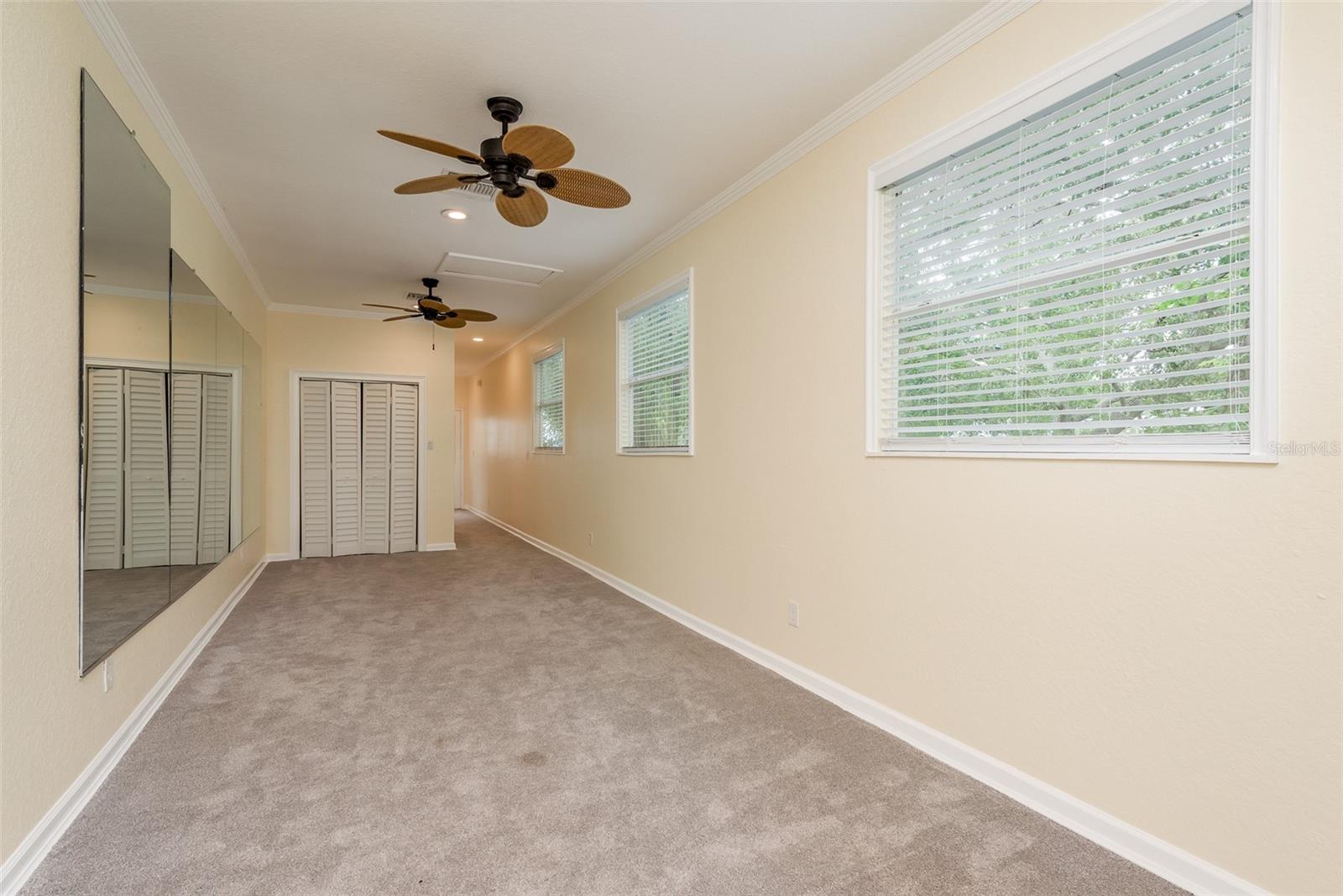 Former gym room w/ laundry