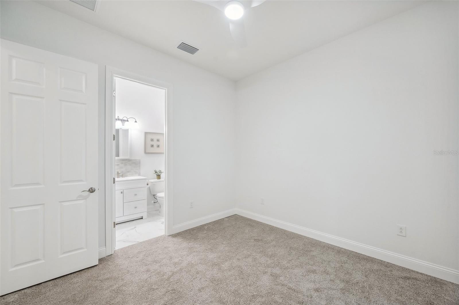 2nd Bedroom with En-suite Bathroom and Walk-In Closet