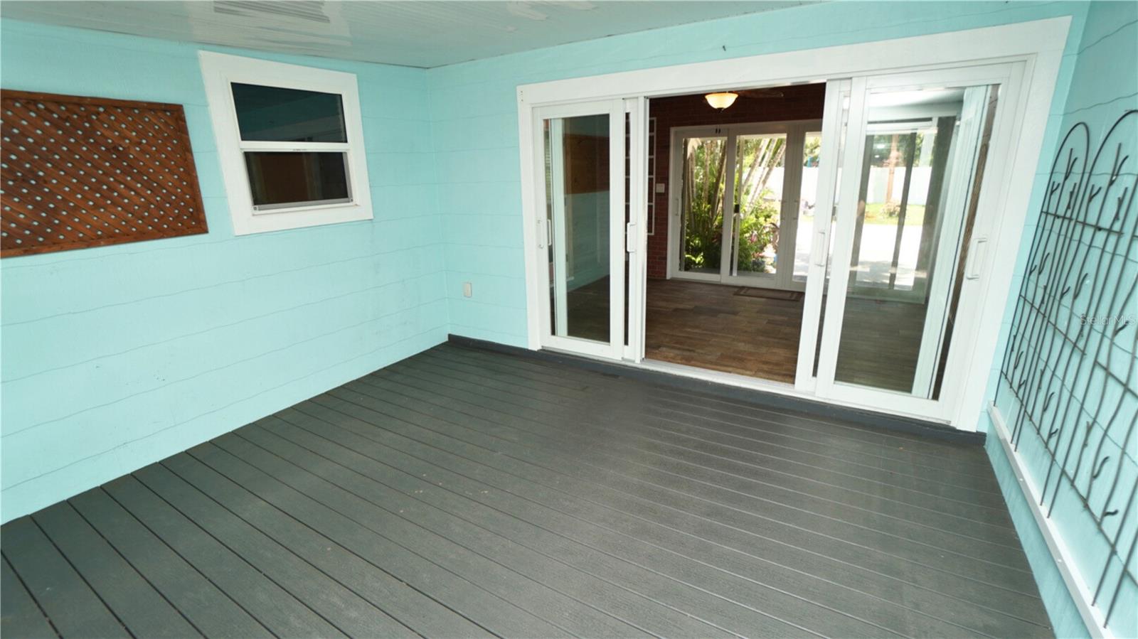 Screened Porch Rear