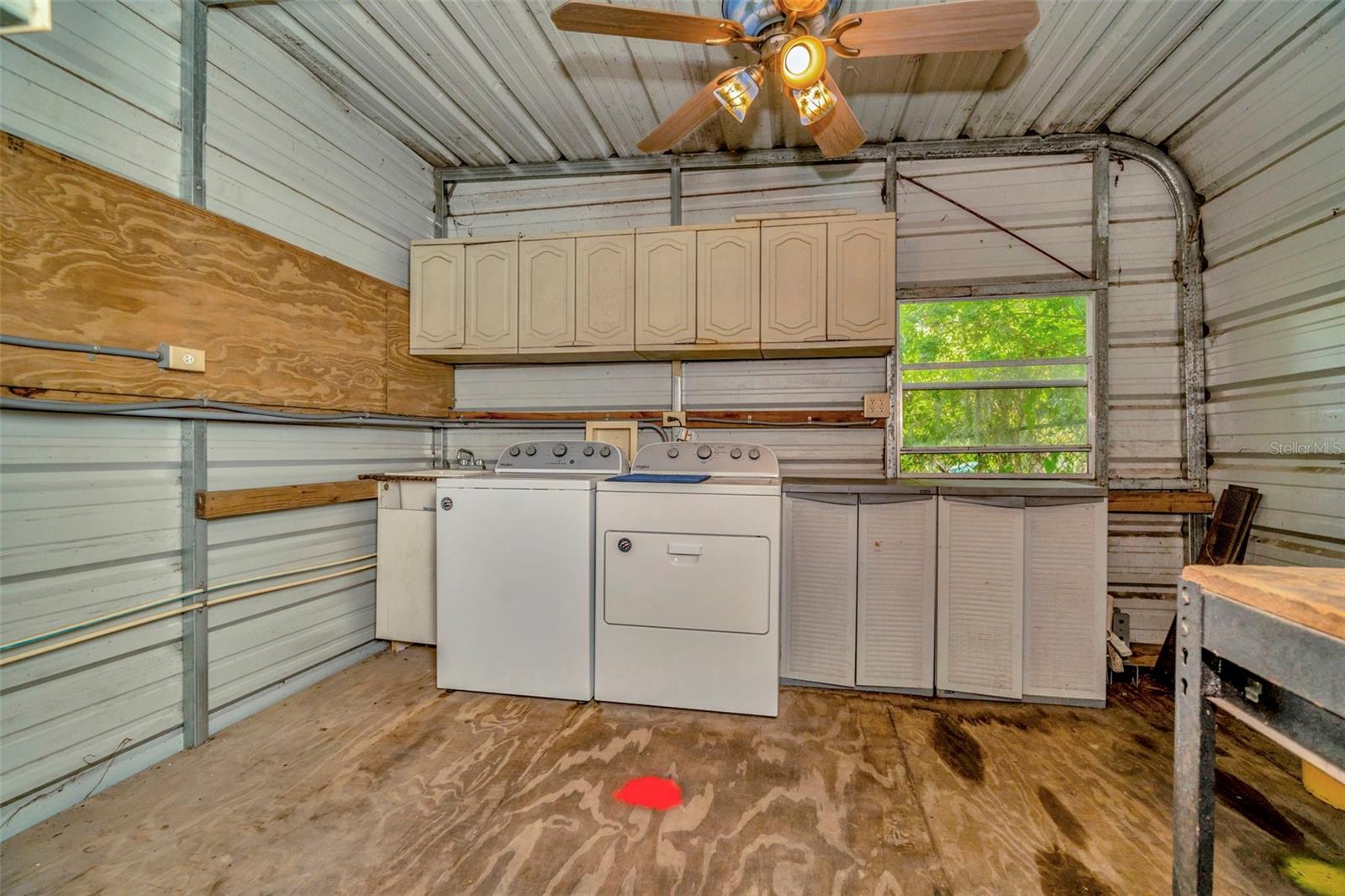 Laundry/utility room