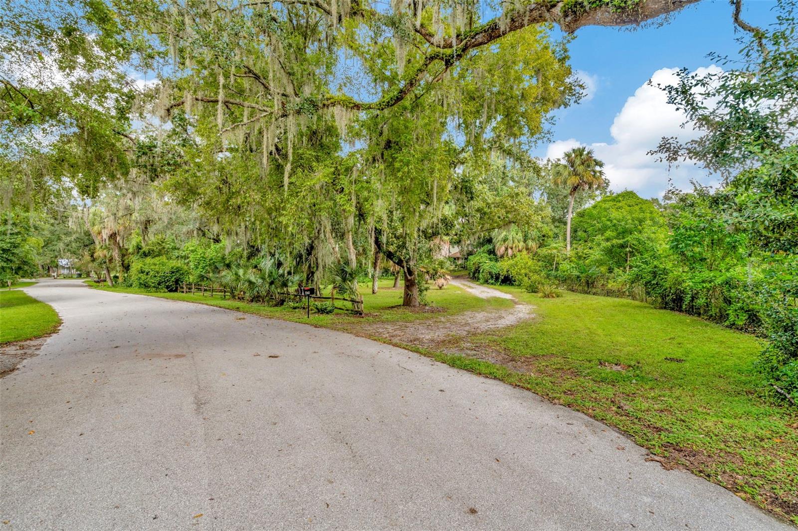 Driveway off the road