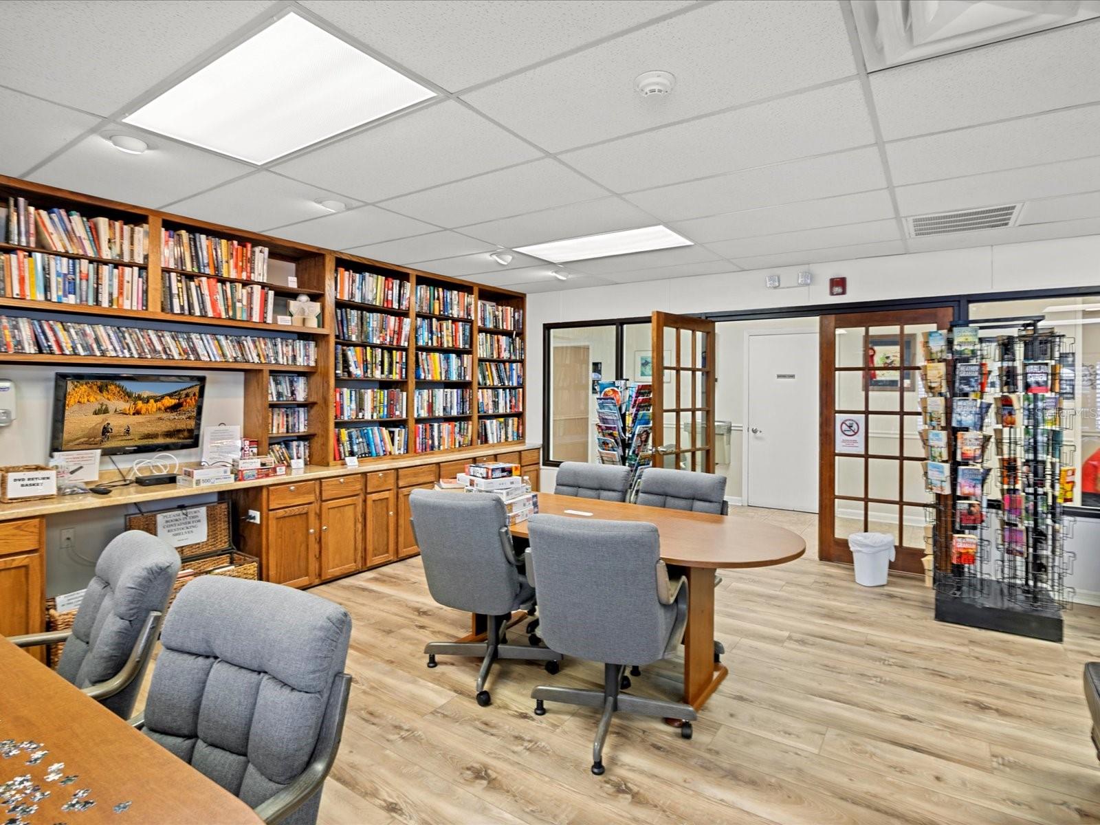 Timber Oaks Community Center Library