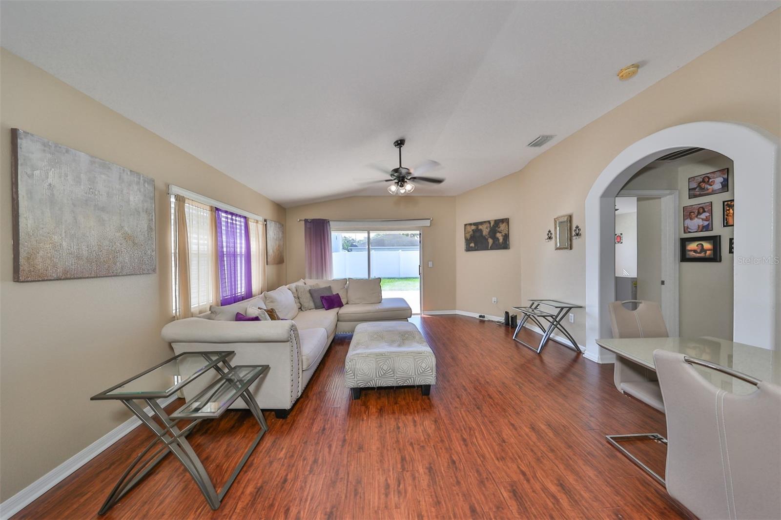 Living Room/ Dinning Room Combo