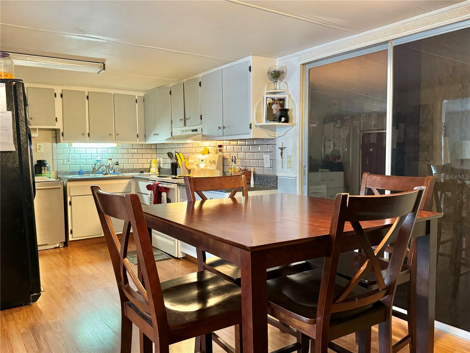 Dining room / kitchen