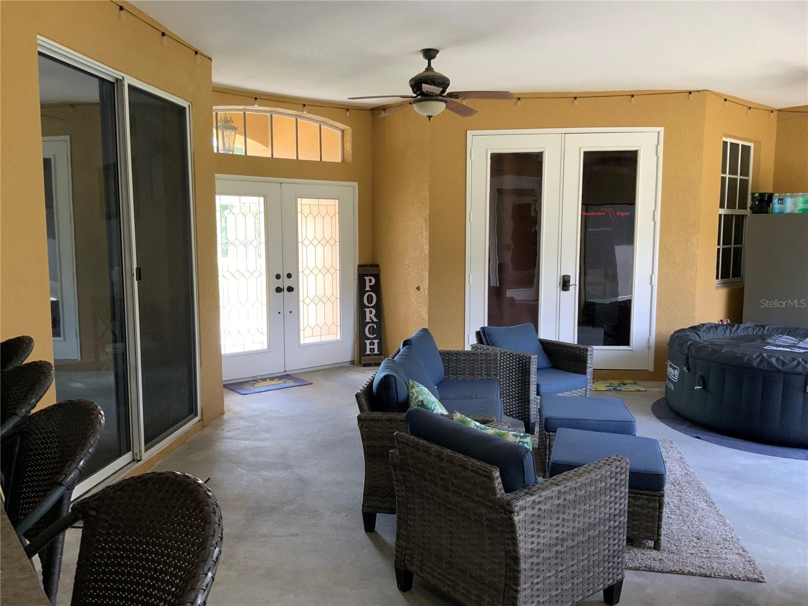 Courtyard/lanai to in-law suite