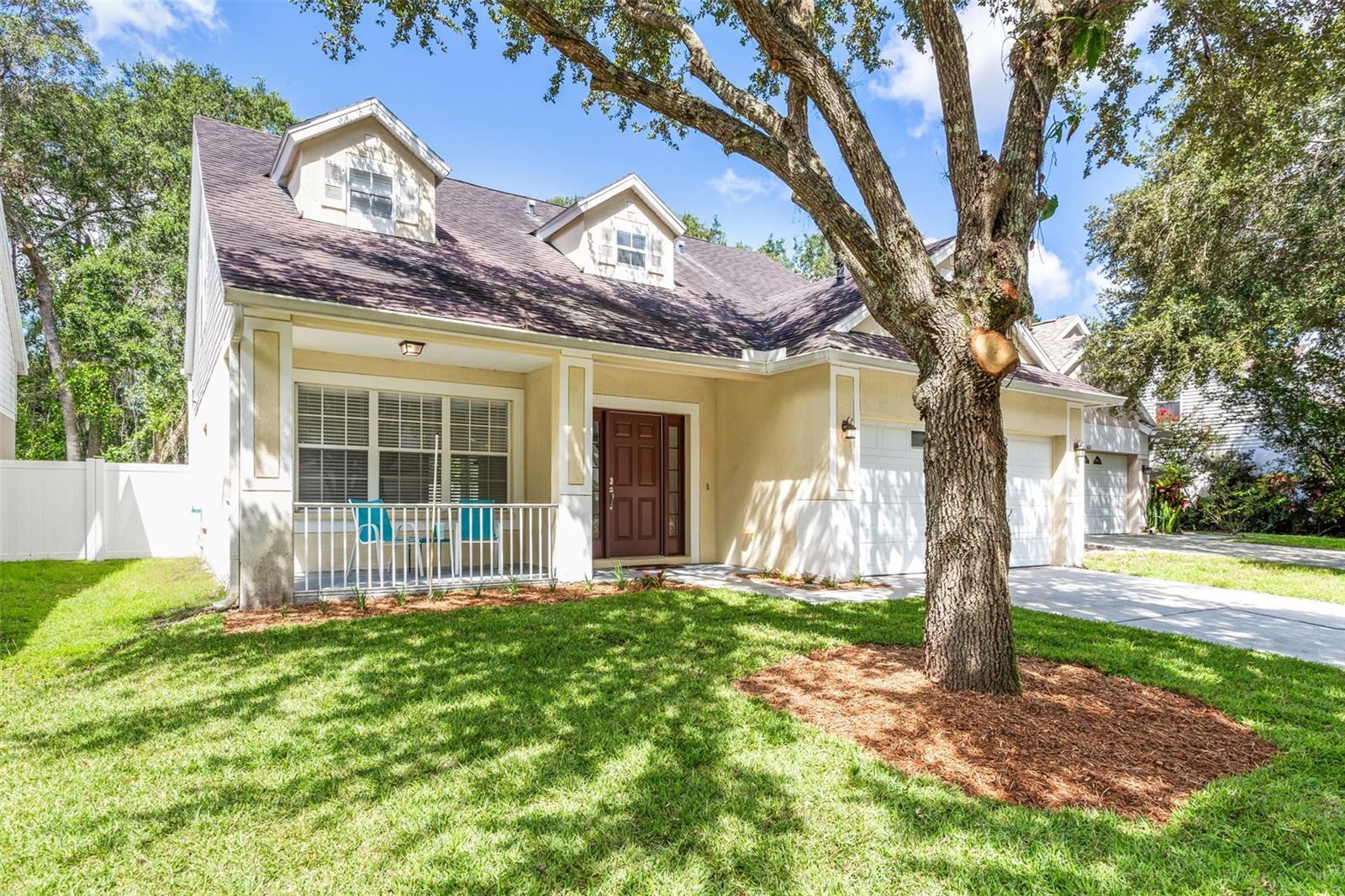 This adorable home has all he features you're looking for!