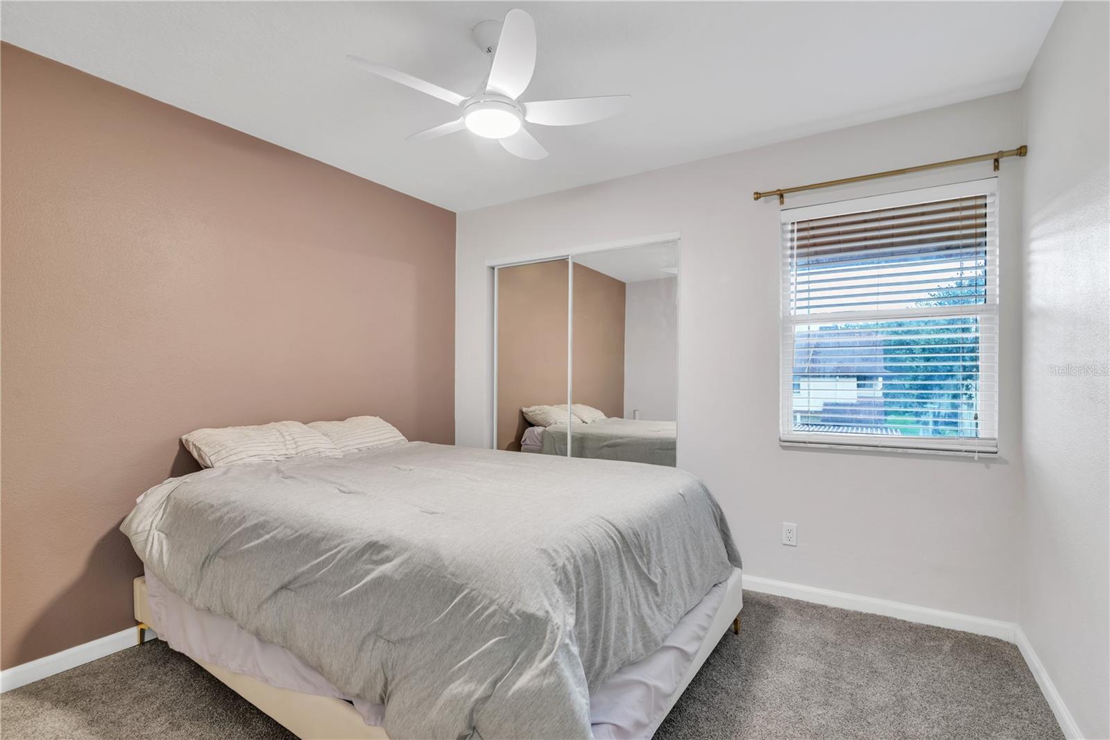 Guest bedroom with newer carpet