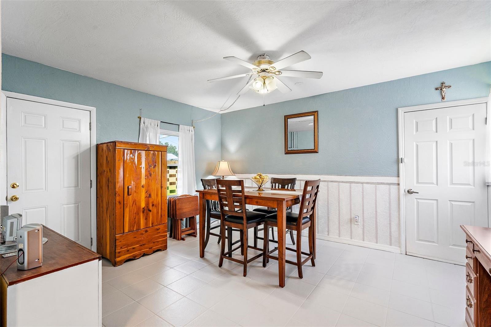 Dinning room/family room