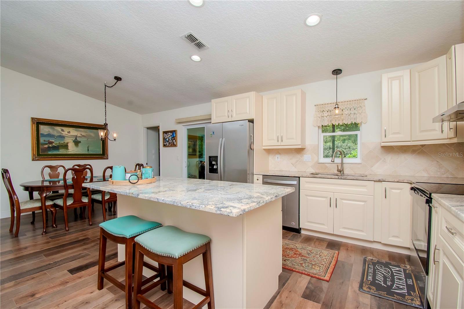 Kitchen Island with seating