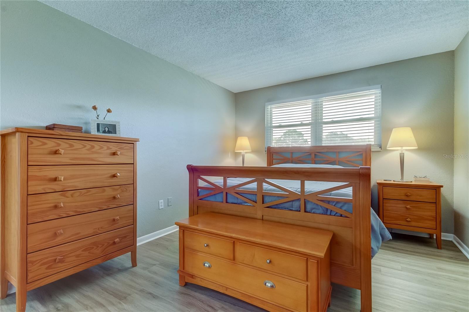 Primary bedroom w/Ensuite Bath