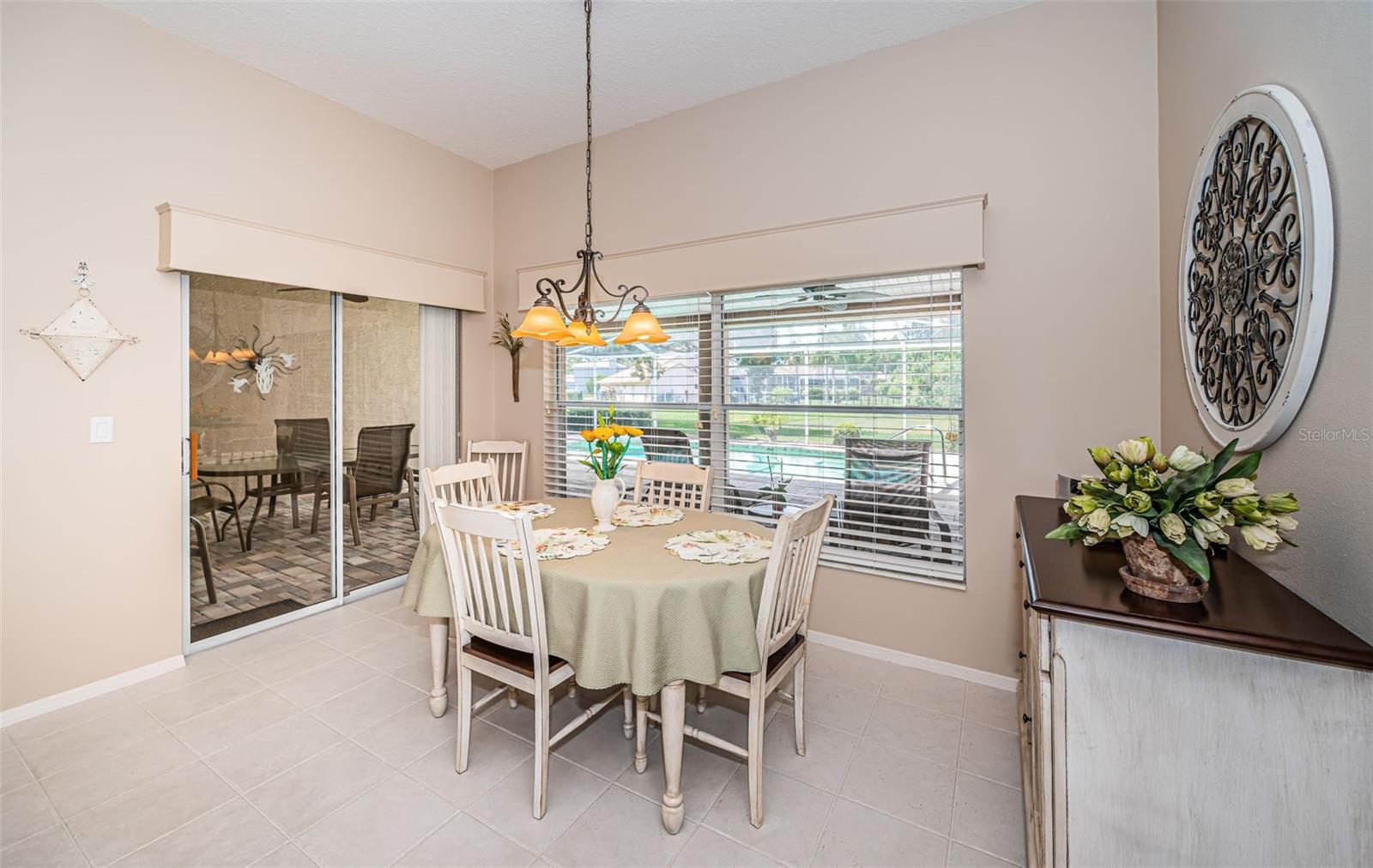 Spacious kitchen nook