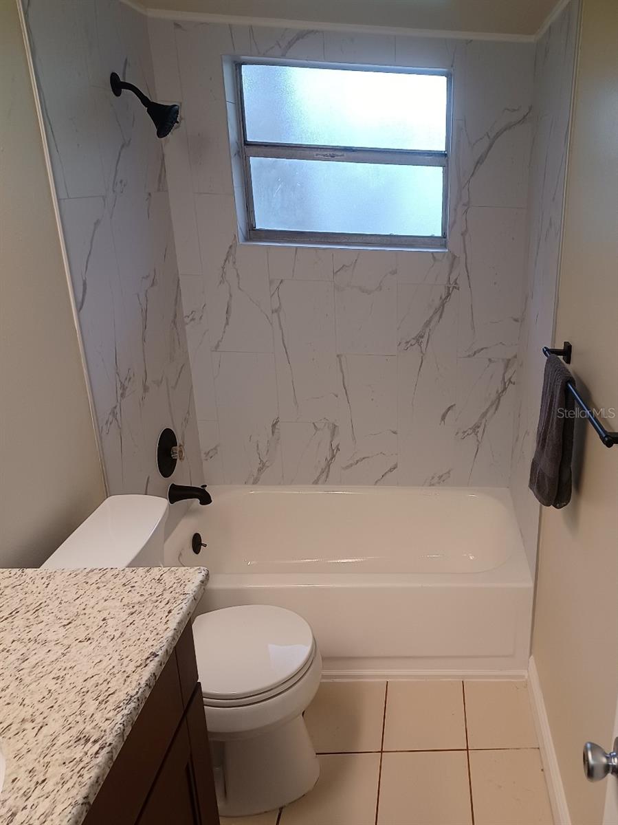 Unit 6027 bathroom