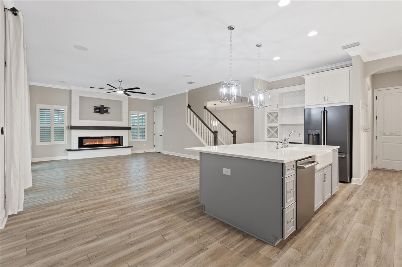 Feature Wall w/fireplace and mantle