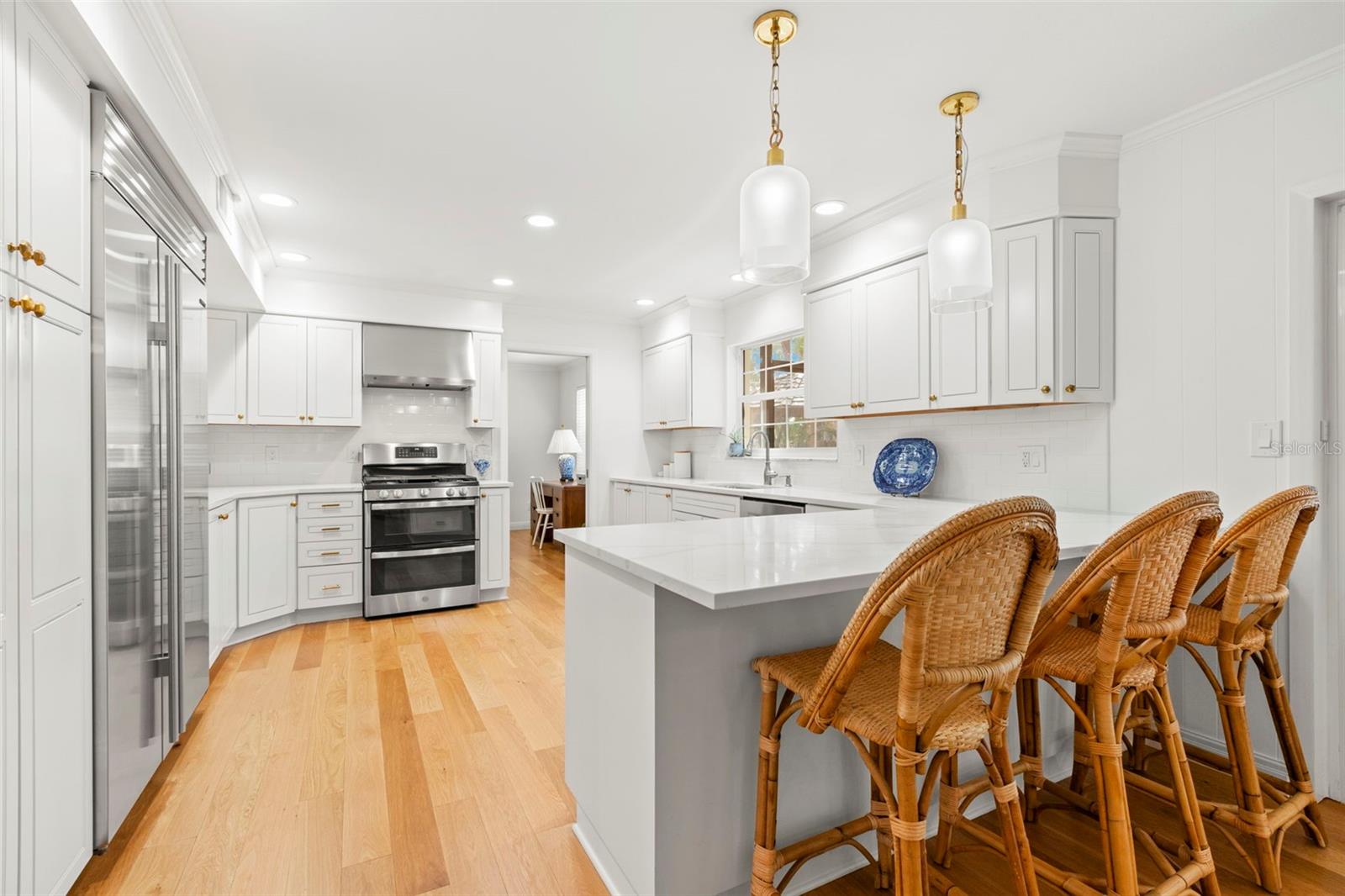 Gorgeous and spacious  Kitchen