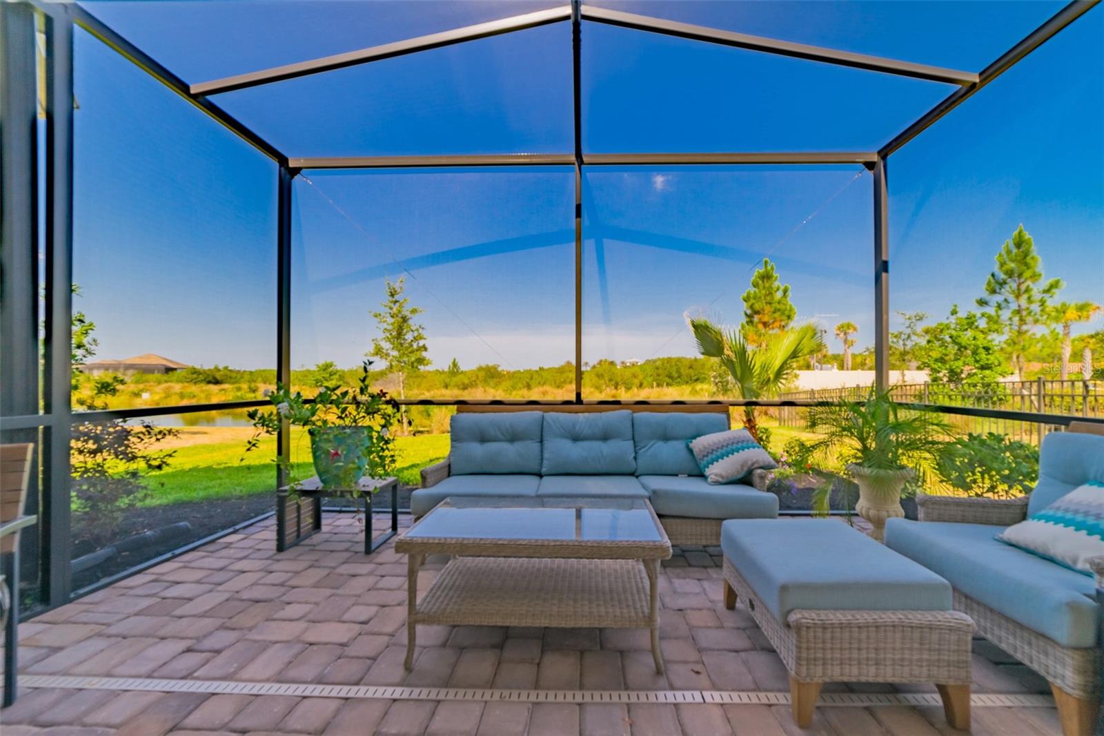 Oversized screened lanai