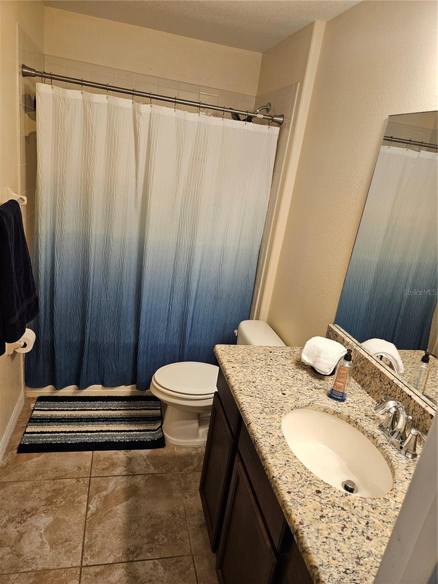 master bath upstairs  between 1st and 2nd bedrooms