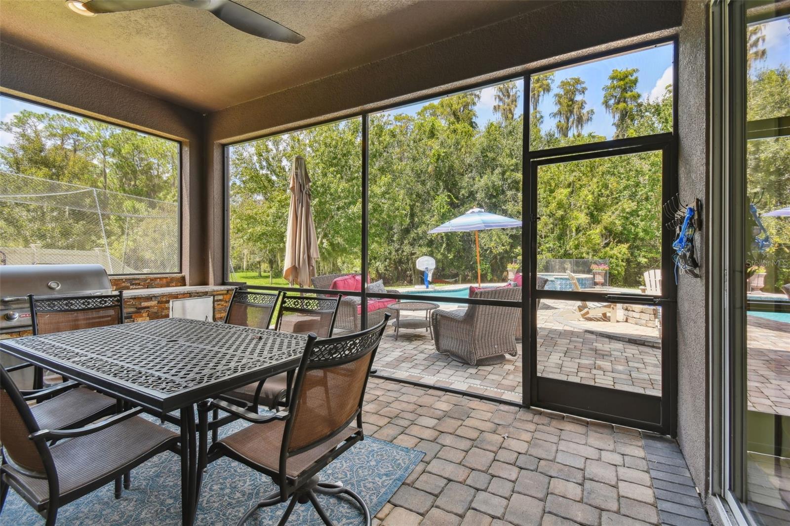 Large lanai with outdoor kitchen