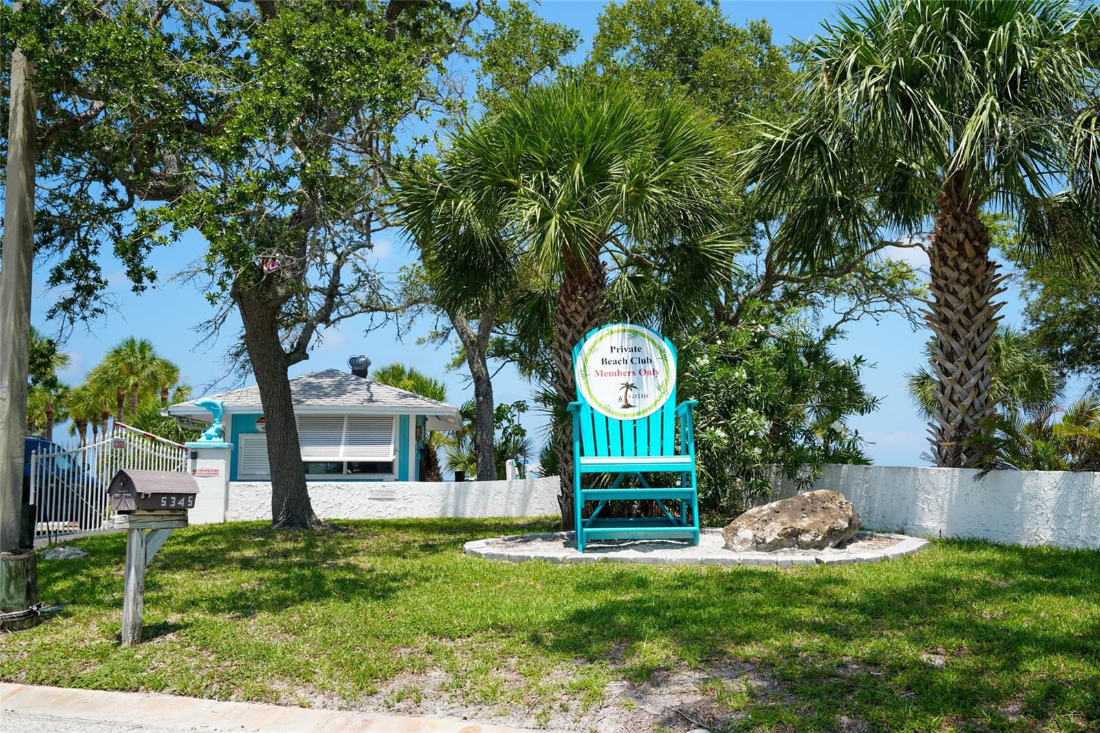 Guard gated beach club