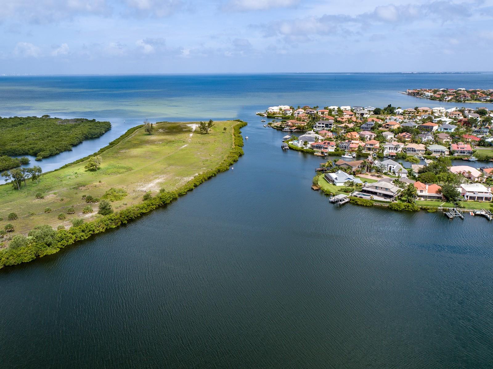 Easy access to bay and Gulf with no fixed bridges leading to the Hillsborough and Tampa Bays and Gulf of Mexico beyond.