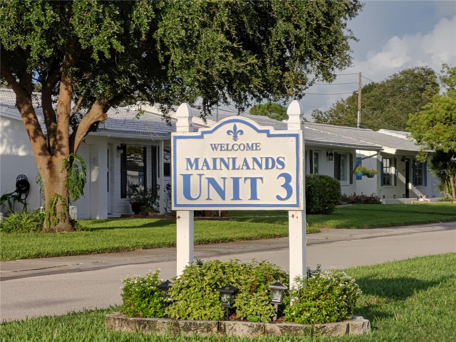 Mainlands of Tamarac Unit #3 is located in a +55 community centrally situated between Tampa Bay and Gulf of Mexico.