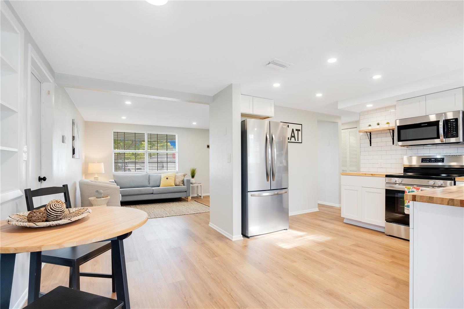 Breakfast Nook / Kitchen