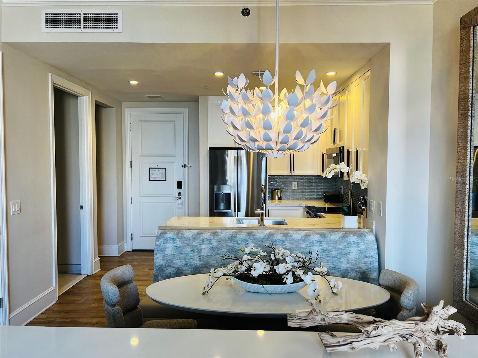 Dining room with plush bench seating