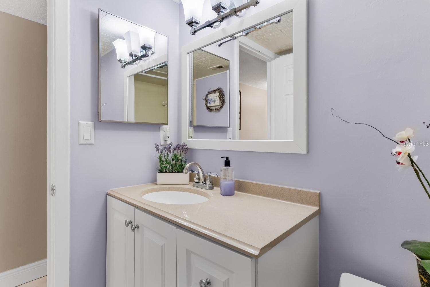 Main Bathroom vanity