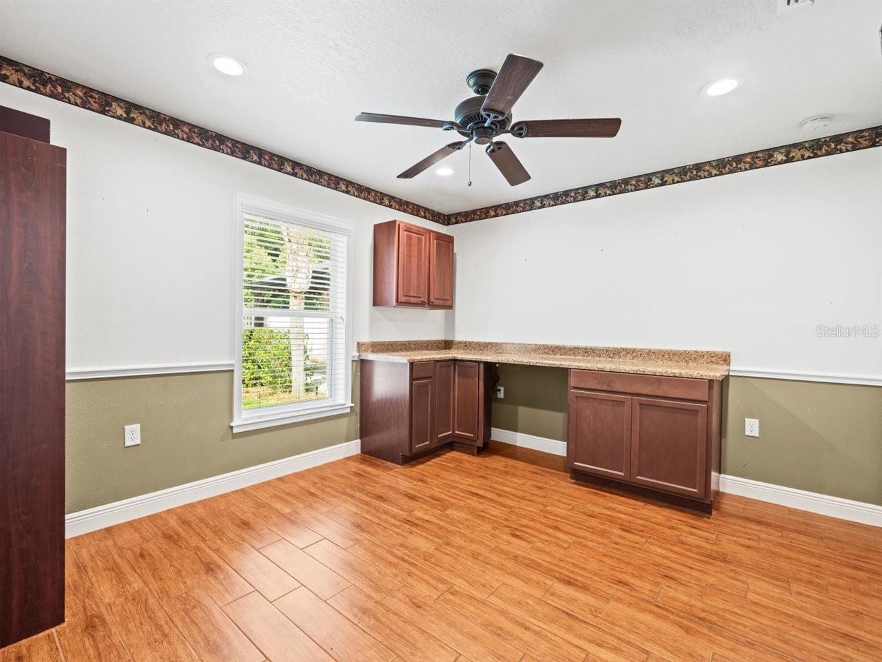 Built-ins desk