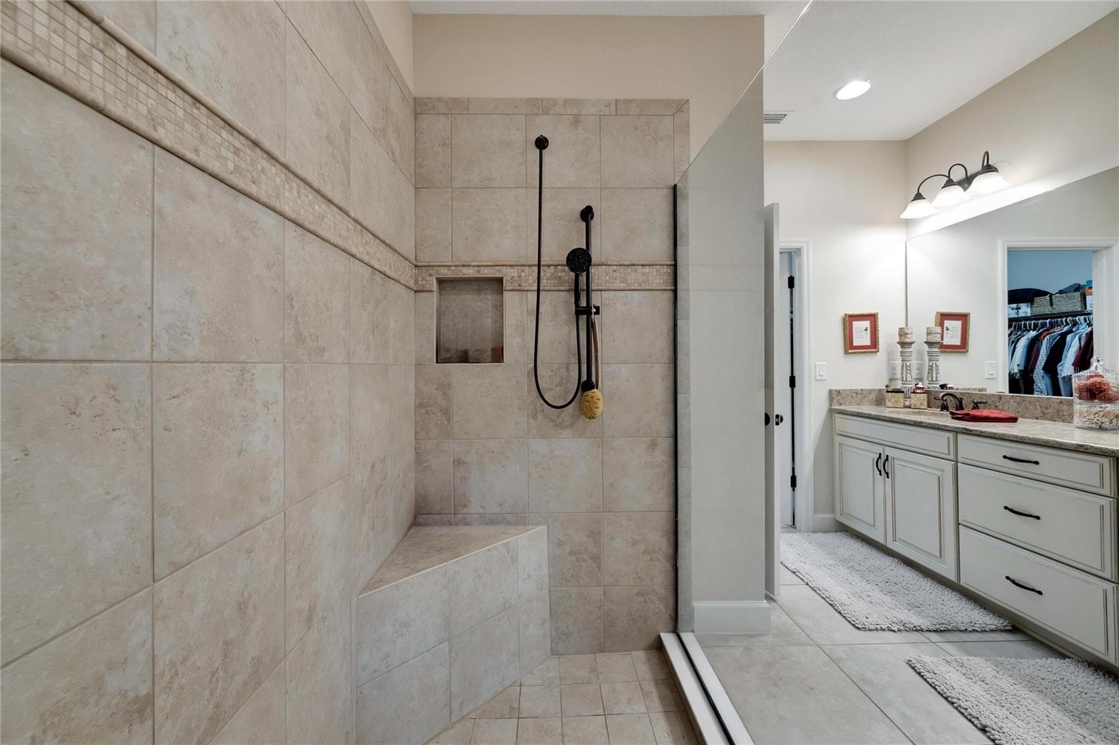 Master bath at 12304 Terracina Chase Ct