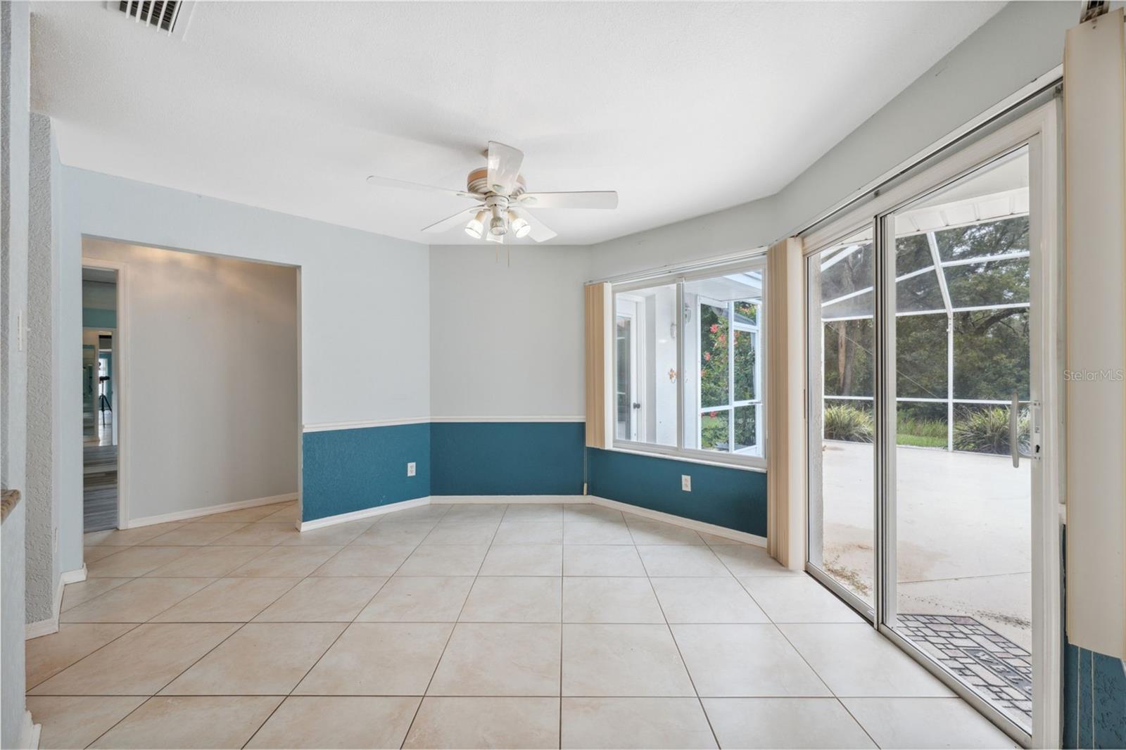 Kitchen Dining Area