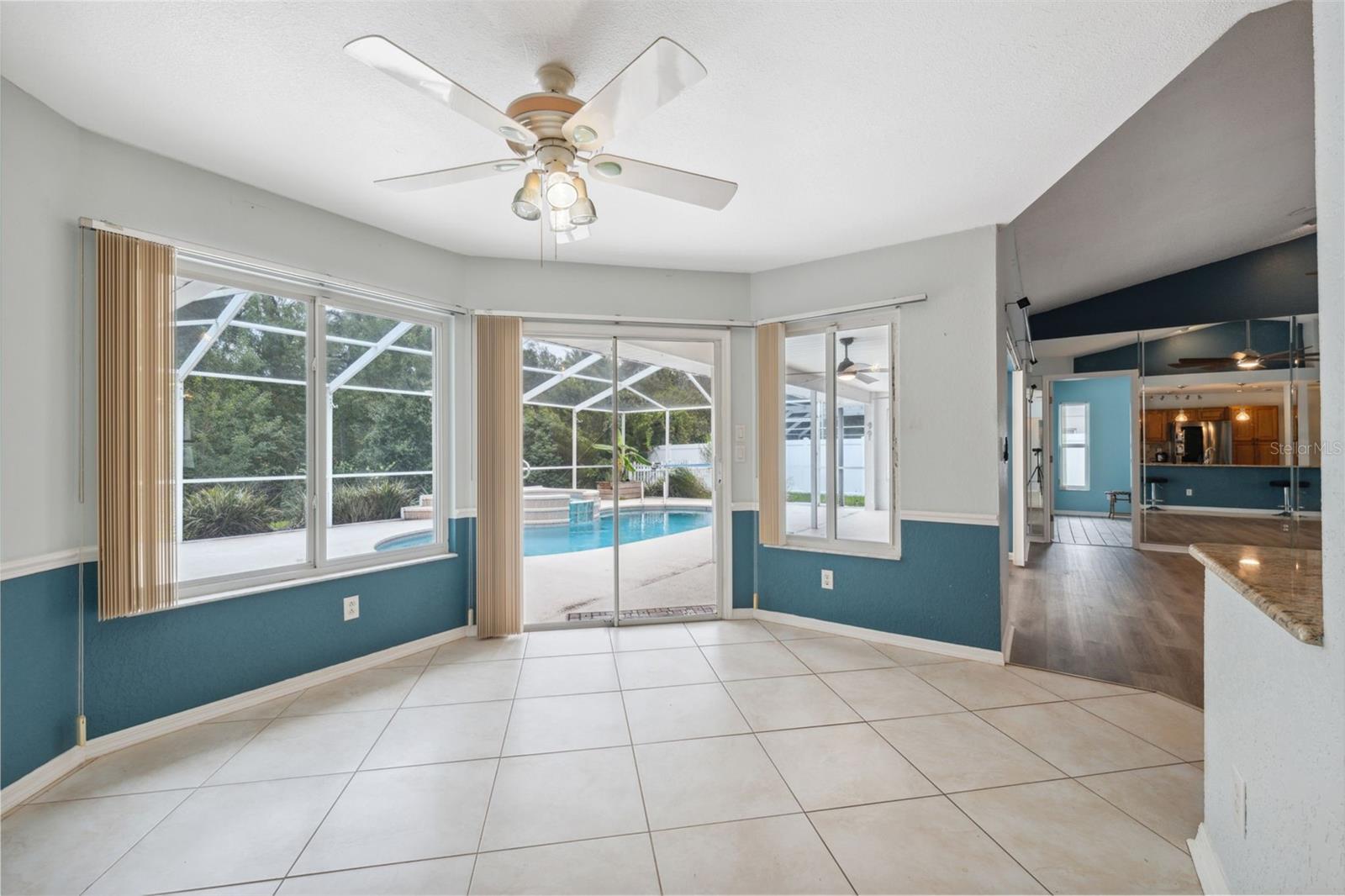 Kitchen Dining Area