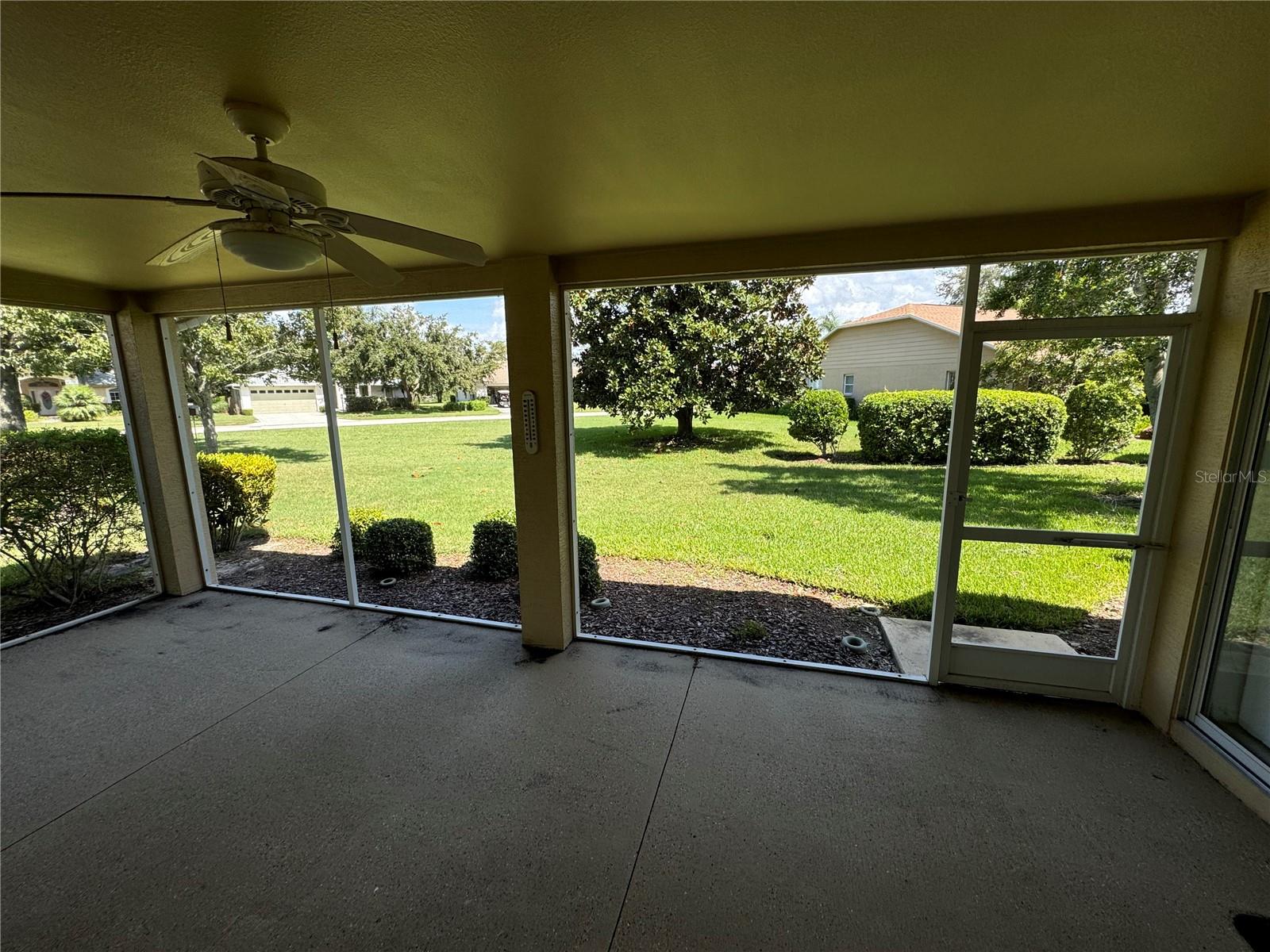 Screened lanai with no direct rear neighbors