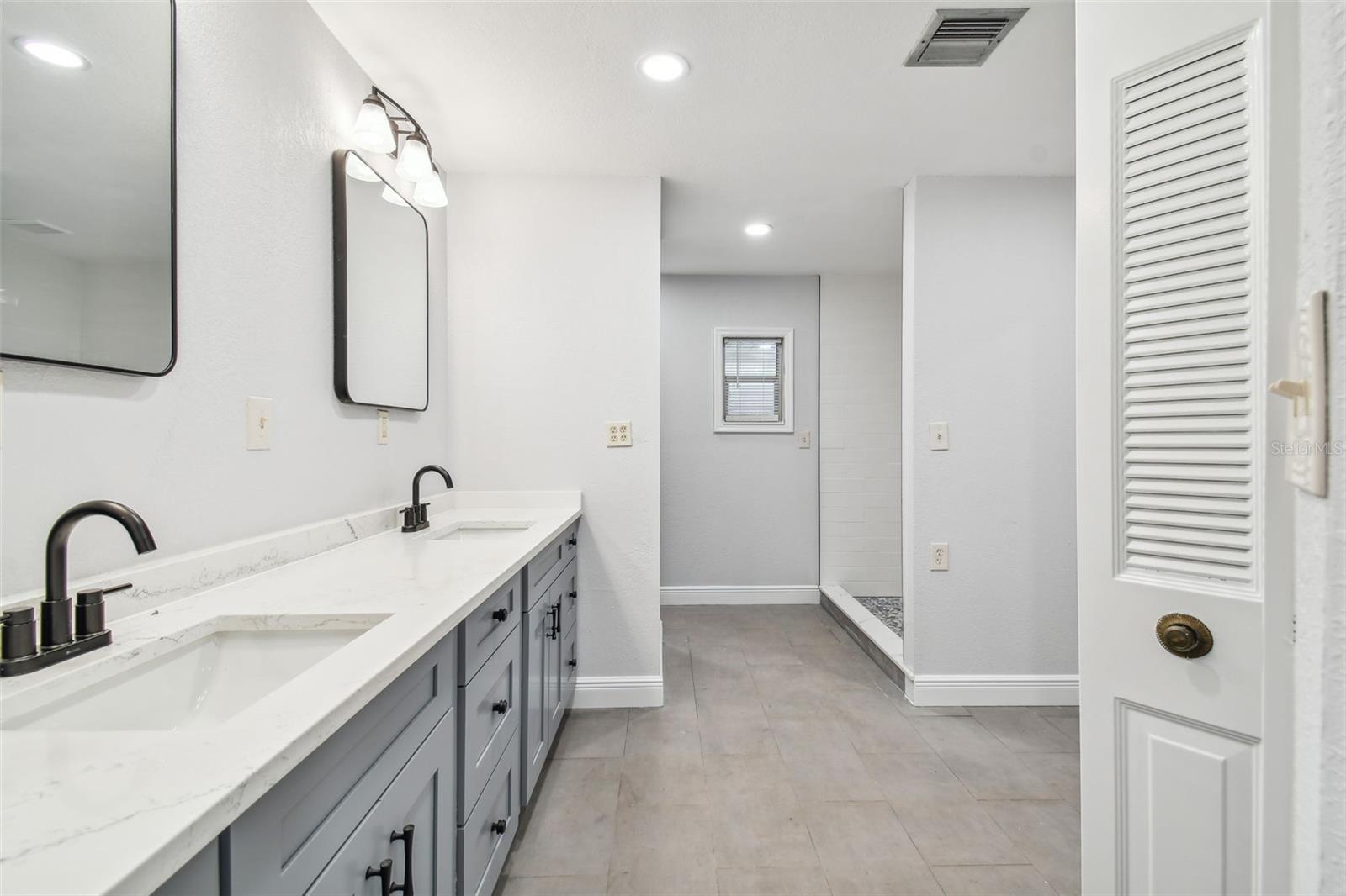 Primary Bath w/double sinks