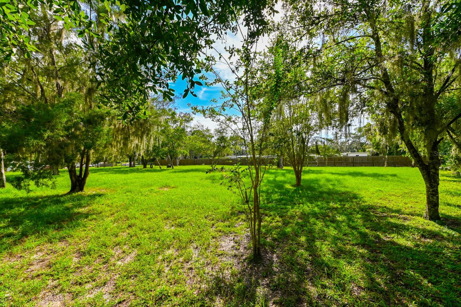 Huge fenced yard