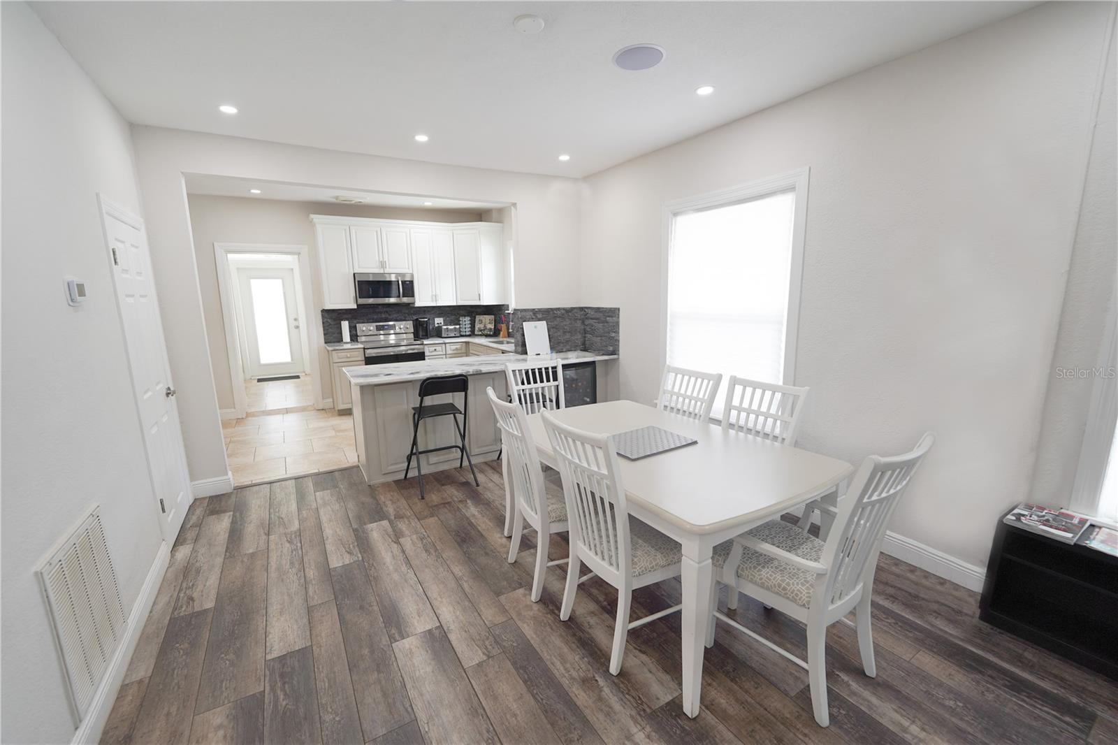 Living / Dining Room Combo