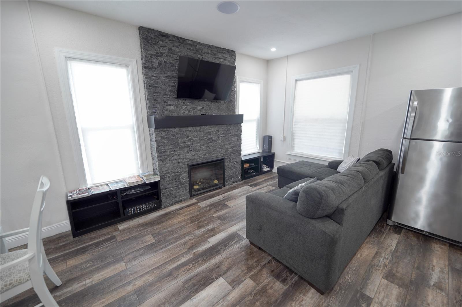 Living / Dining Room Combo