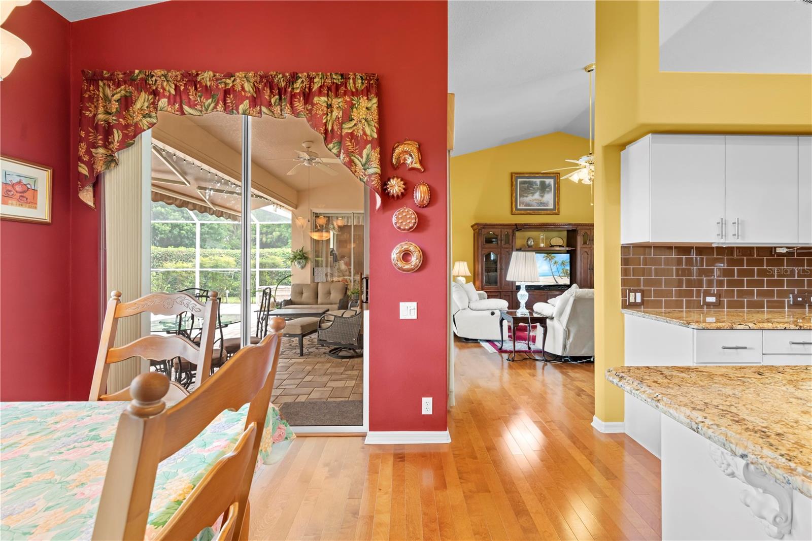 Kitchen Access to Lanai