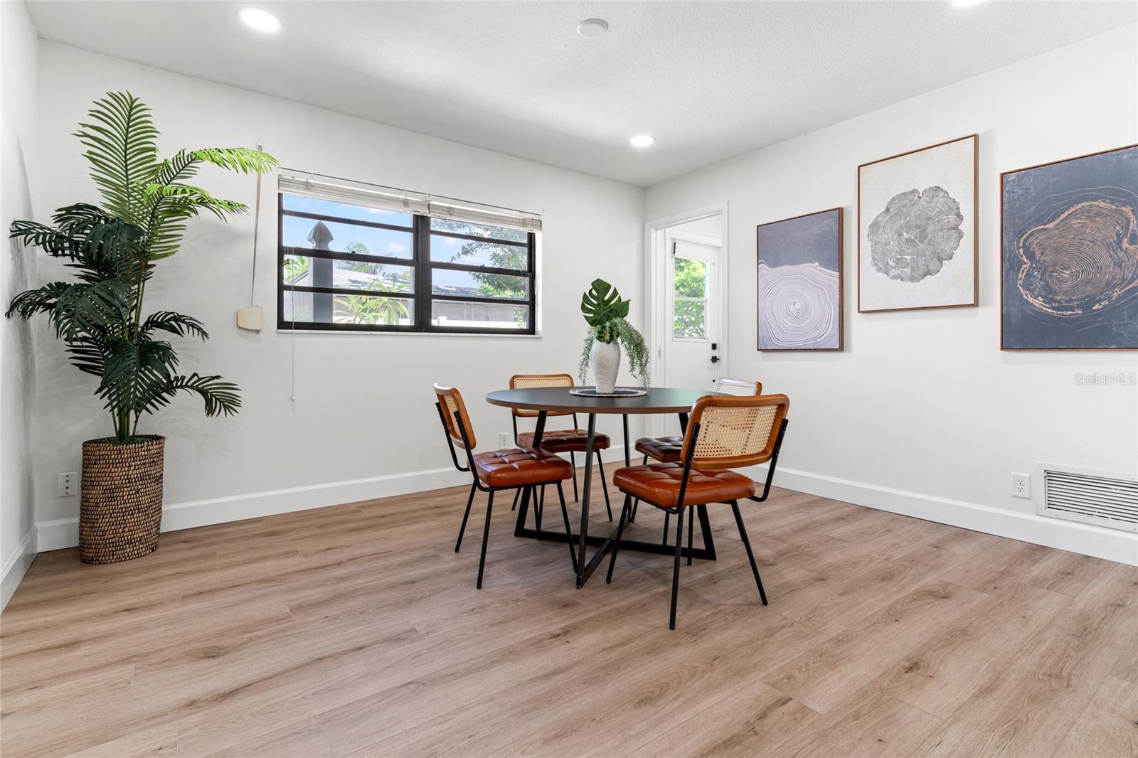 Dining Area (Flex Room)