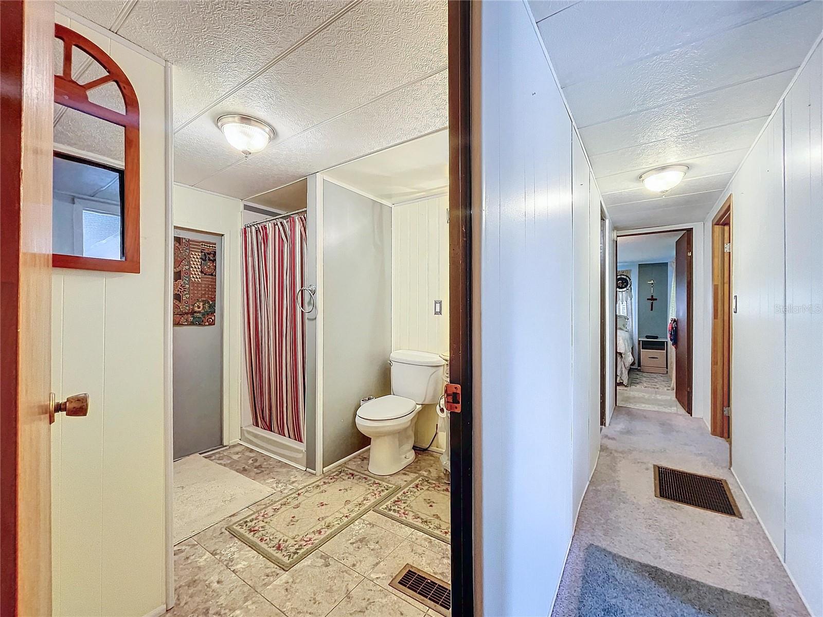 Bathroom/Hall