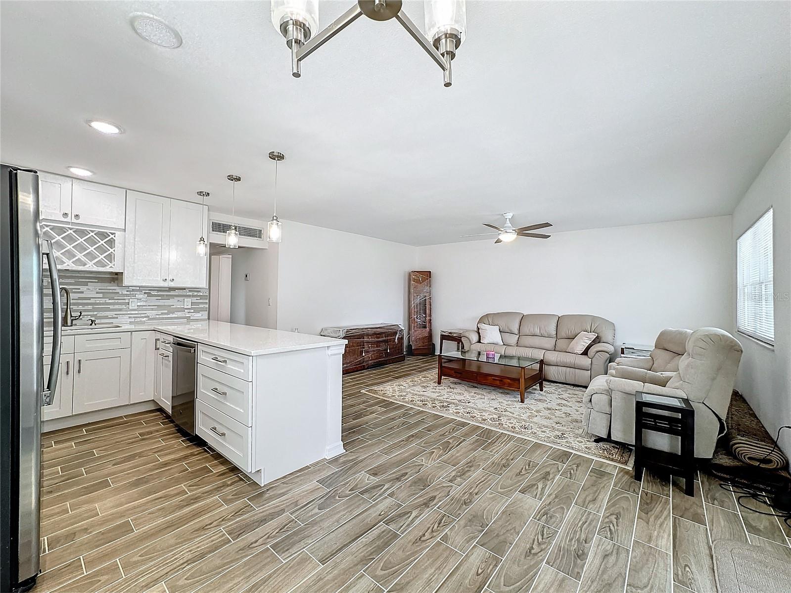 KITCHEN/DINETTE/LIVING ROOM COMBO