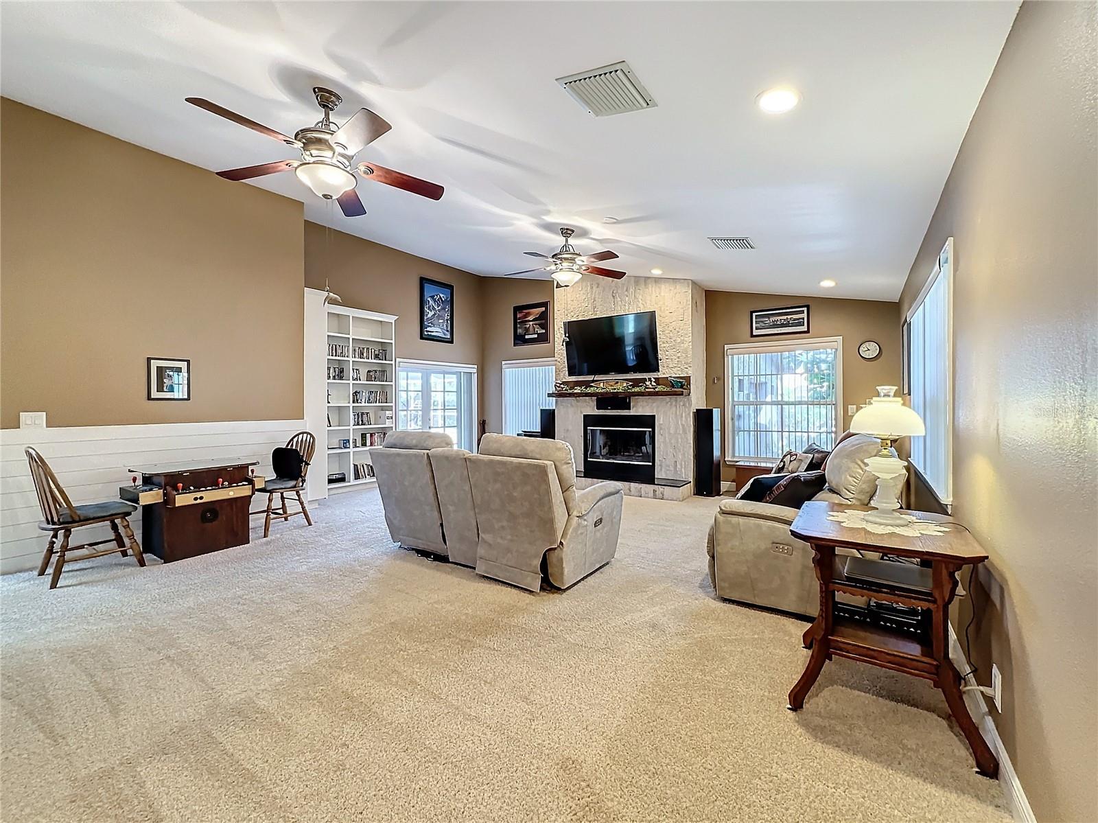 Large Familyroom