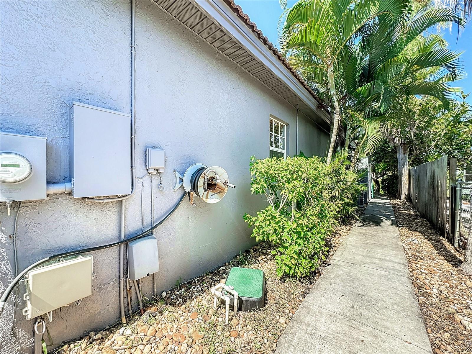 Easy access walkway right side of house