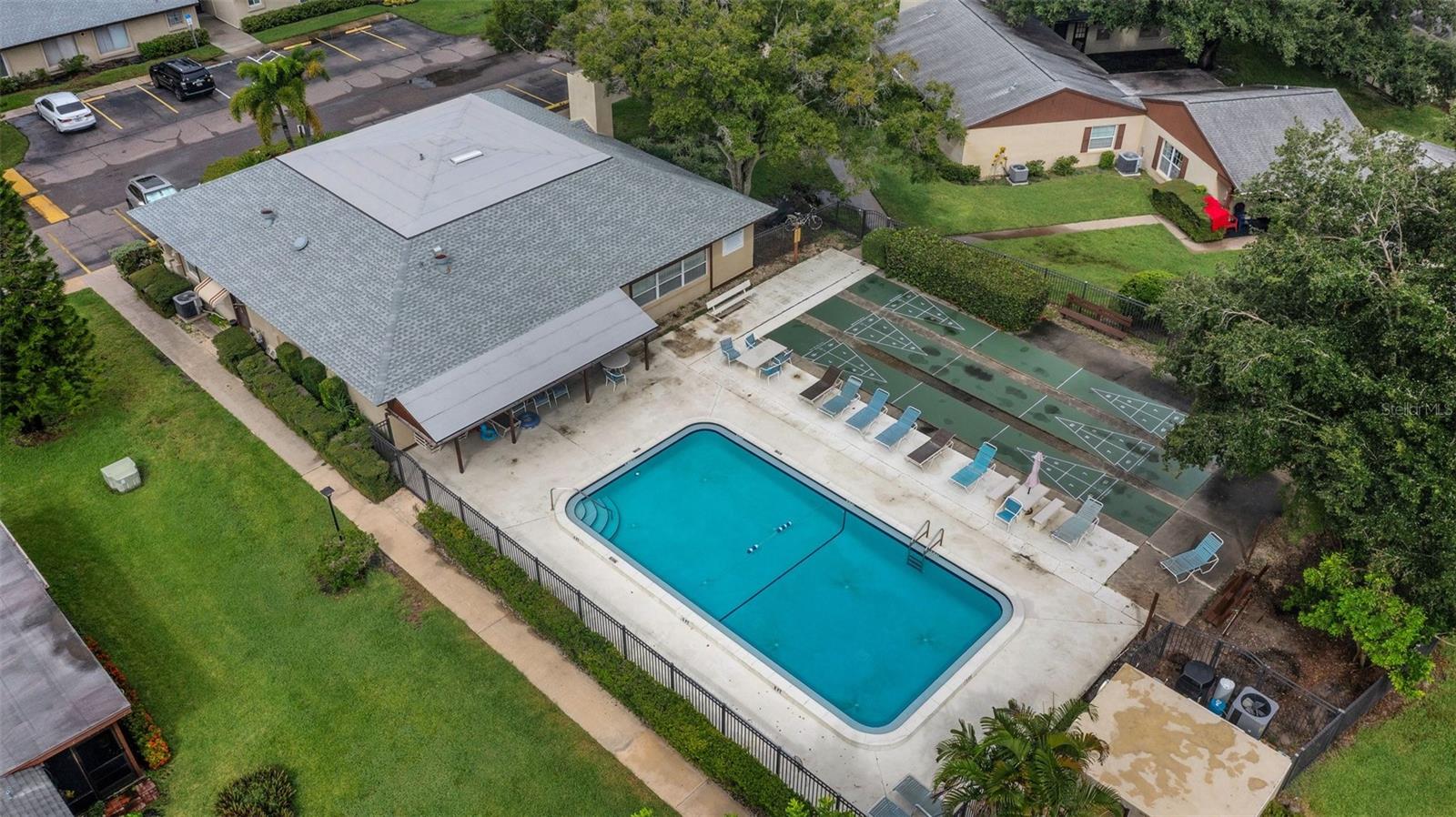 Clubhouse, pool, laundry