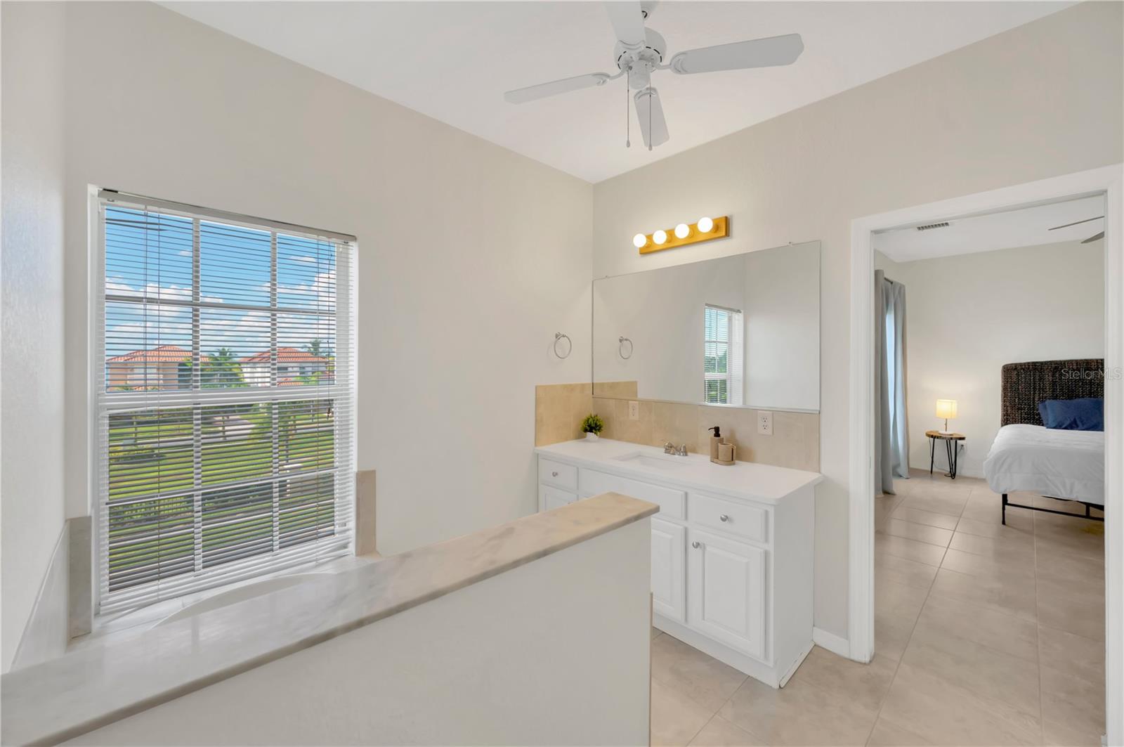 Soak in the tub and enjoy the sunset over Tampa Bay.