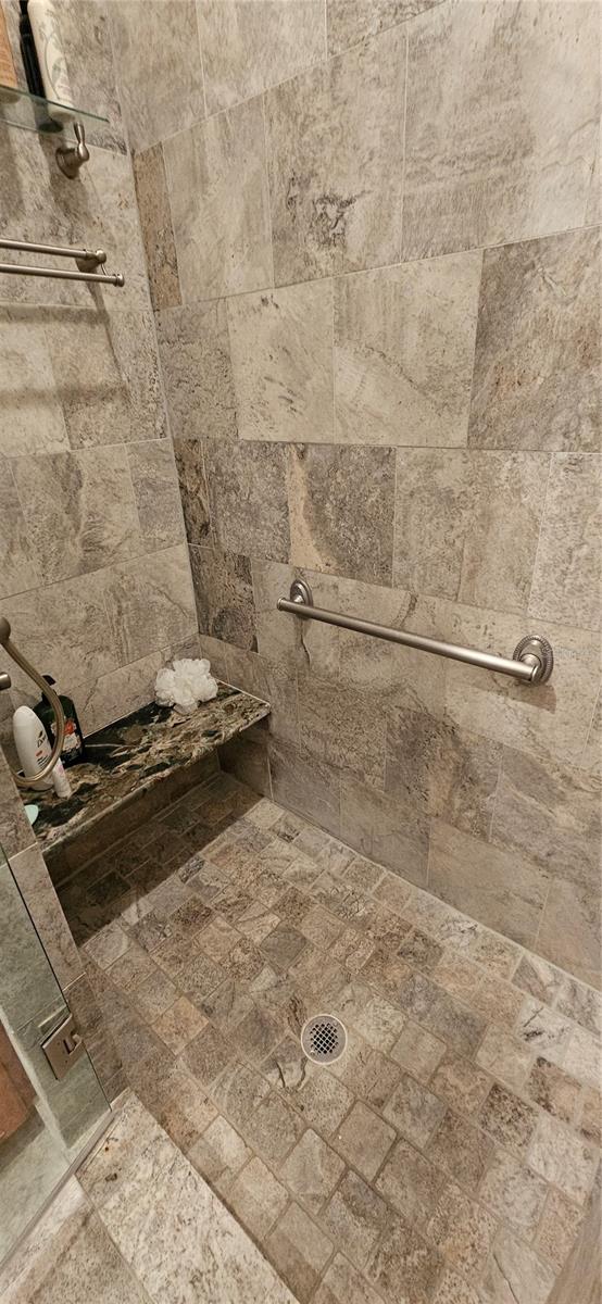 Walk-in Dbl Shower