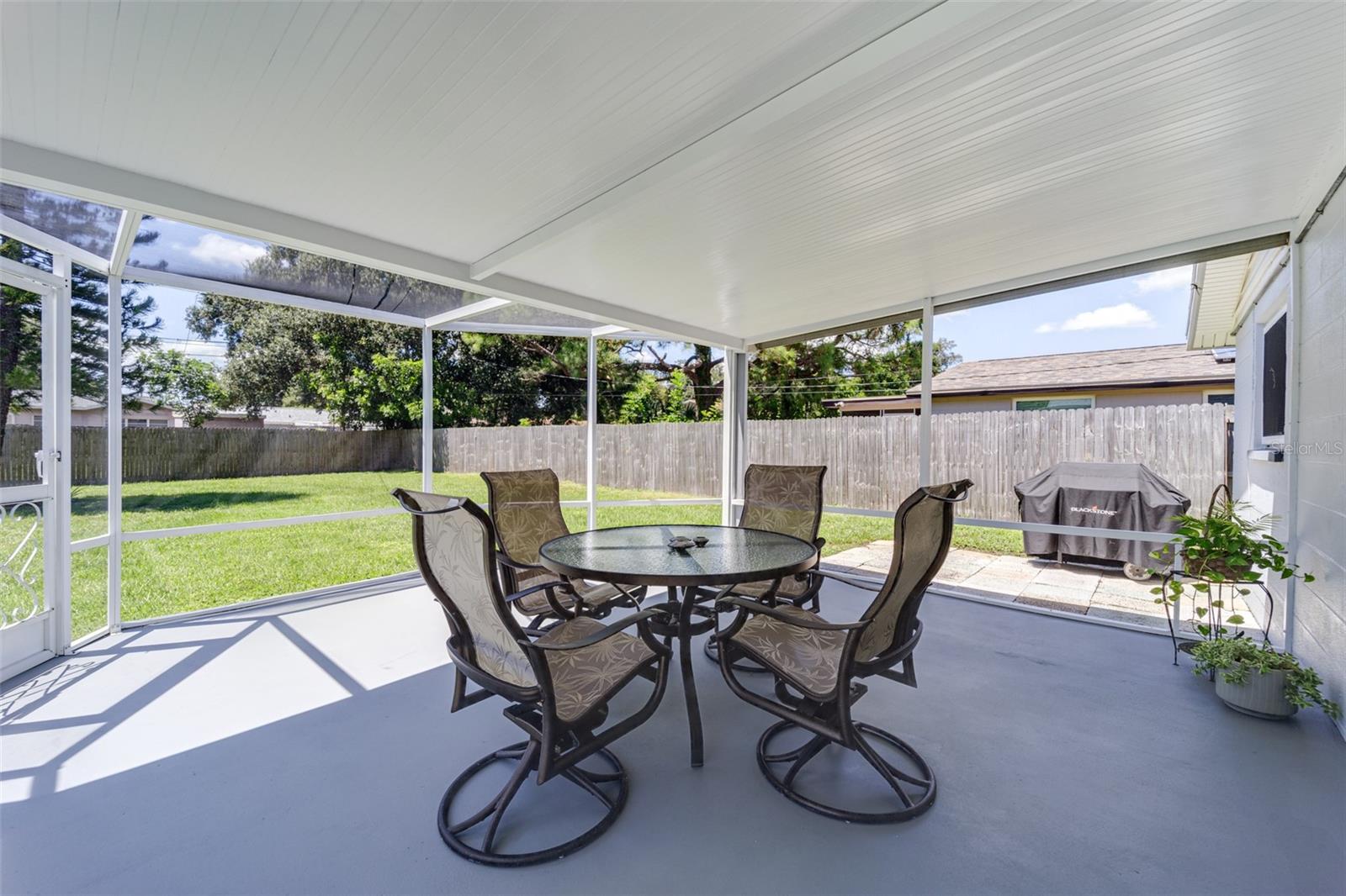 Lovely lanai in fully fenced rear yard