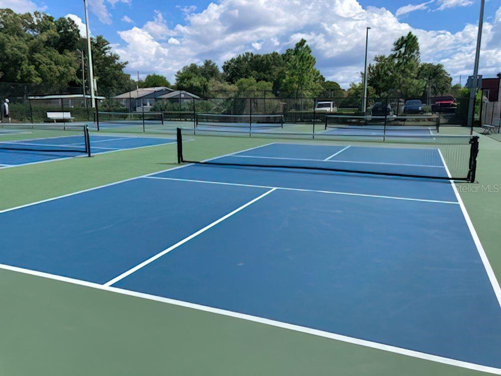 Fossil Park tennis courts